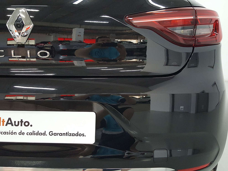RENAULT CLIO Hibrido 2023 de segunda mano