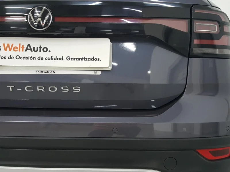VOLKSWAGEN T-CROSS Gasolina 2023 segunda-mano Jaén